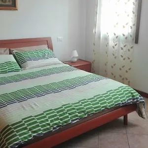 Roberta Apartment